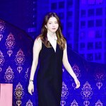 한소희, 패션만큼이나 시선 끄는 표정 [포토엔HD]