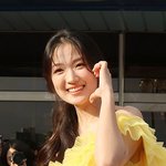 [포토]김혜윤, 노오란 볼하트