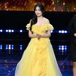 김혜윤, 화사한 드레스 입고 수상 [포토엔HD]