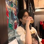 진지하게 김영훈의 안경이 너무 좋다.jpg