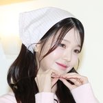 [포토] 장원영 '<b>리본</b> 하트'