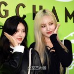 [포토] 아이브 가을-리즈 ‘깜찍하게’