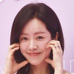 한지민, 올해 겹경사…최정훈 열애공개 이어 '청룡영화상' 새 <b>MC</b>