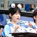 [어케생각해] [사진]르세라핌 홍은채, 응원하던 정수빈 사구에 깜짝