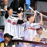 [어케생각해] [사진]르세라핌 홍은채, 응원에 진심이야