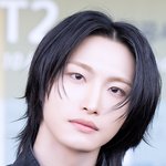 [드루와] [현장포토] "믿을 수 없어"...성화, 인간 조각상