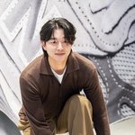 [드루와] [현장포토] "일상이 화보"...공유, 무릎 꿇은...