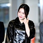 [사진]레드벨벳 <b>예리</b>, '출국길 미소 머금고'