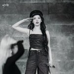 아이유 콘서트 <b>의상</b> 어쩌고 글 기억나는 사람