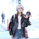 [모두드루와] [사진]파리 패션<b>위크</b> 향하는 아이린, '공항이 런웨이'