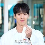 [<b>MD</b>포토] 몬스타엑스 셔누 '손가락 하트'