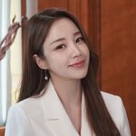 [단독] 배우 <b>윤진</b>이 엄마 됐다..."예쁜 딸 출산
