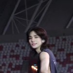 실시간 반응터진 공연전 <b>내츄럴</b>한 분위기의 현진