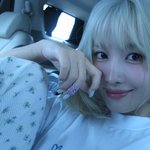<b>모모</b> 금발 어떰?