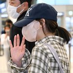 [여자야구] 레드벨벳 웬디, 수줍게 안녕 [포토엔<b>HD</b>]