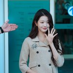 아이브 장원영, 경호원 손보다 작은 얼굴