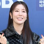 [단독] <b>나비</b> 새출발…플랜비엔터 손잡았다 "음악적 방향성 일치"