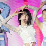 [현장포토] "젠지들의 워너비"...최예나, 깜찍 네모공주