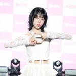 아이즈원→지코도 반했다..최예나, 사심 가득 담은 '네모네모' ...