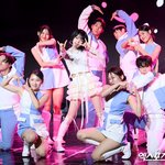 "사심 담았다"…최예나, 젠지 대표의 싸이월드 감성이란 (엑's...