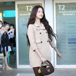장원영, 패션소 <b>참석</b> 위해 파리 출국