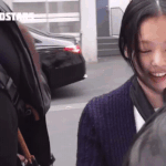 제니 오늘자 땋은머리 <b>코디</b> 개이쁨