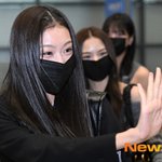 이즈나 최정은, <b>청량</b>하게 입국인사 [포토엔HD]