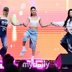 [MD포토] 유빈-<b>미미</b>-유아 '우아하게'