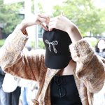 아이브 안유진, 부끄러움에 노룩 하트 [포토엔HD]