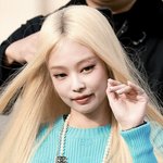 제니 머리 가발<b>이래</b>