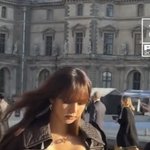 <b>리사</b> 루이비통쇼 살찌우고 리즈찍네