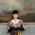 [슬라이드 포토] 파리를 '로마의 <b>휴일</b>'로 되살린 장원영...팬들...