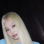 ‘금발 변신’ 제니, 파격 그 자체