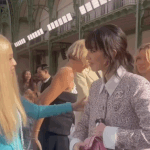 제니 표정 한 번 <b>살벌</b>하다