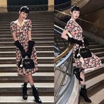  파리 홀린 고전美! 빈티지와 모던의 헵번 헤어&amp;플<b>로럴</b> 드레스룩