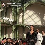 제니 모델 <b>비토리아</b>랑 친한가보네