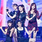 [사진]피프티피프티,'<b>SOS</b> 이어 그래비티까지'