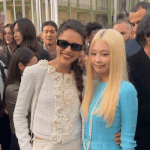 [댓글부탁해] 제니 외국인이랑 이거 뭐야;;;?? 개이뻐