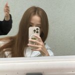 [댓글부탁해] 지수 <b>염색</b>했네