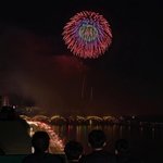 송일국, 집이 바로 불꽃놀이 <b>명당</b>…삼둥이와 황홀한 순간 포착