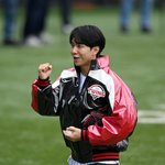 이승기 ‘<b>LG</b> 승리 화이팅’