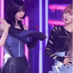 팬들이 말하기도 지친다는 카리나 의상 이슈.<b>jpg</b>