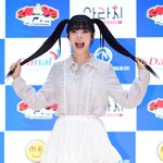 피프티피프티 <b>키나</b>, 양갈래 헤어 잡고 함박 미소[포토엔HD]