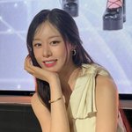 황재균은 <b>폭파</b>했는데…지연, 이혼 후 인형 미모 셀카 폭풍 업로드