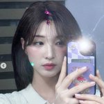 돌<b>싱</b> 율희, 복귀 앞두고 미모 폭발..아이돌 포스 삼남매맘