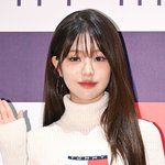 장원영 '여신의 <b>인사</b>'