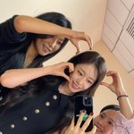 '황재균과 이혼' 지연, '눈물 <b>범벅</b>' 콘서트 성료 후 '미소'로...