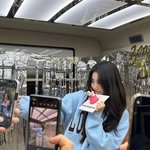 신민아 질투 <b>유발</b>? '스윗 지니' 김우빈, 수지 생일 맞아 꽃다발...