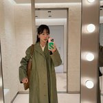 기은세, 41세에도 남다른 패션…코트가 <b>땅</b>에 닿겠네