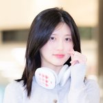 [T포토] 아이브 가을 '가을 선배의 손하트'